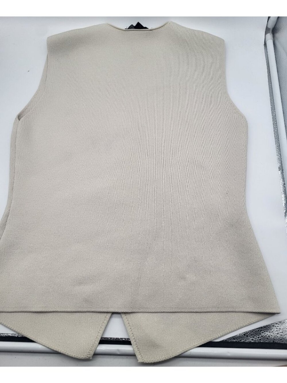 Zara Women's SZ XL Sweater Vest Gold Tone Button Front V Neck Stretch Neutral - Picture 2 of 9